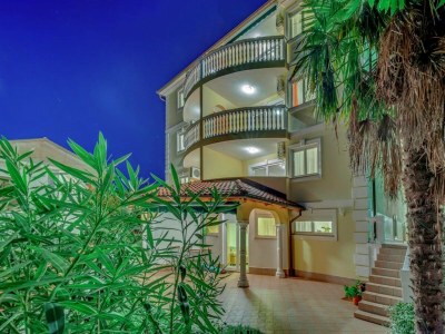 Apartment Apartment in Croatia near Sea Beach & Pool - Apartment