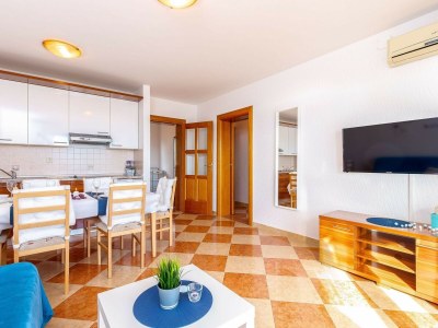 Apartment Apartment in Croatia near Sea Beach & Pool - Features photo 12
