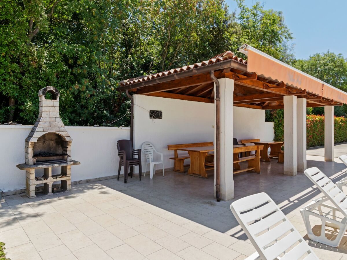 caravan Mobile Home in Banjole near Beach Centinera - Outdoor photo 5