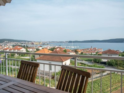 Apartment Wohnung in Seget Donji mit Terrasse - Outdoor photo 7