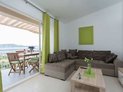 Apartment Wohnung in Seget Donji mit Terrasse - Features photo 14