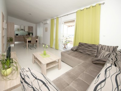 Apartment Wohnung in Seget Donji mit Terrasse - Features photo 16