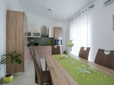 Apartment Wohnung in Seget Donji mit Terrasse - Features photo 21