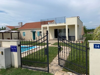 Holiday house Holiday Home in Zadar with Private Pool in Murvica - Holiday house