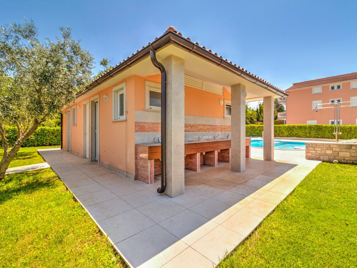 caravan Mobile Home in Banjole near Beach