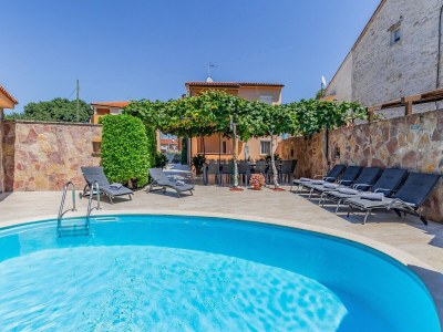 Holiday house Villa in Peroj mit Pool am Strand - Outdoor photo 6