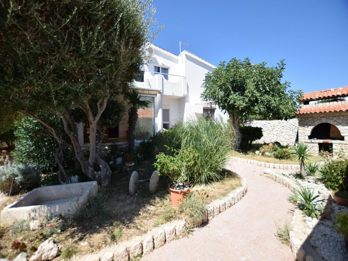 Apartment Spacious apartment with terrace - Outdoor photo 4