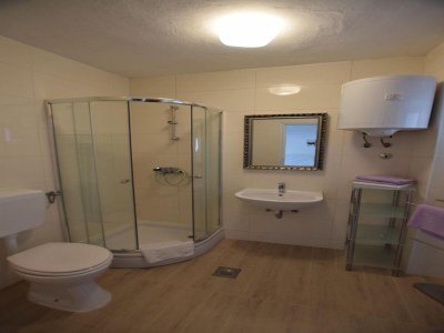 Apartment Spacious apartment with terrace - Features photo 26