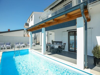 Apartment Luxury Apartment with heated pool in Starigrad - Outdoor photo 7