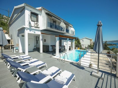 Apartment Luxury Apartment with heated pool in Starigrad - Outdoor photo 10