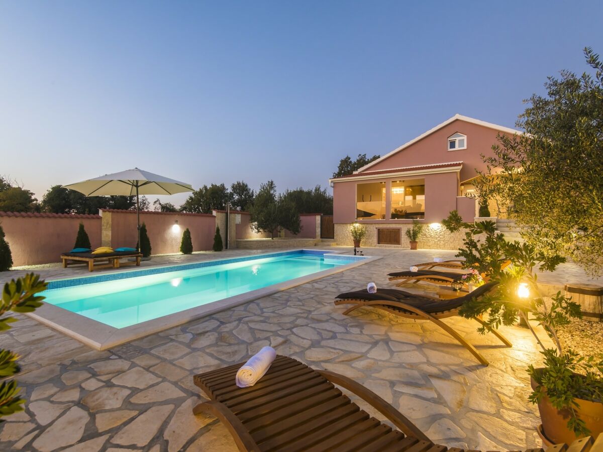 Holiday house Cosy Holiday Home in Policnik with Pool - Outdoor photo 2