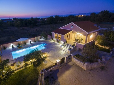 Holiday house Cosy Holiday Home in Policnik with Pool in Gornji Poličnik - Holiday house