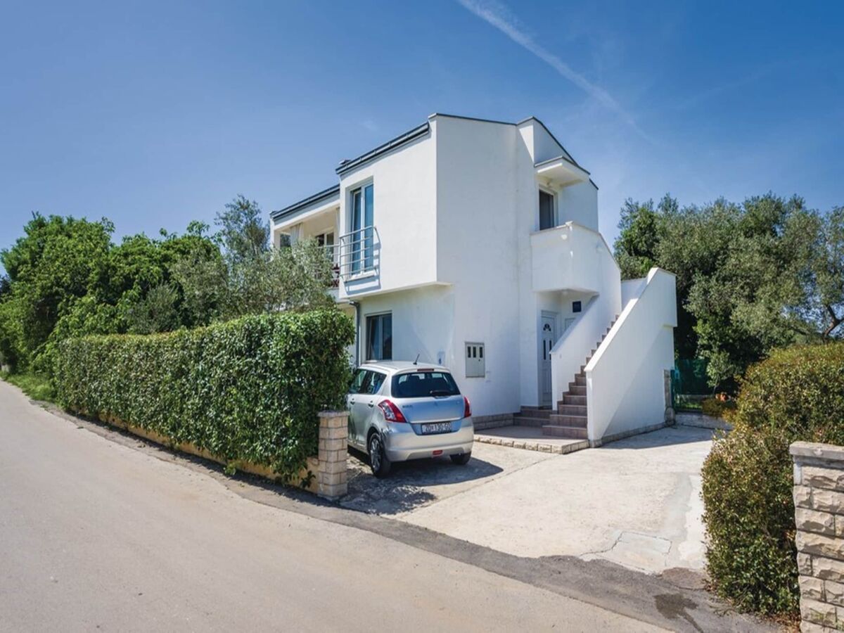 Holiday house Geräumiges Ferienhaus in Bibinje mit Garten - Outdoor photo 3