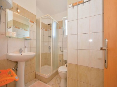 Holiday house Geräumiges Ferienhaus in Bibinje mit Garten - Features photo 34