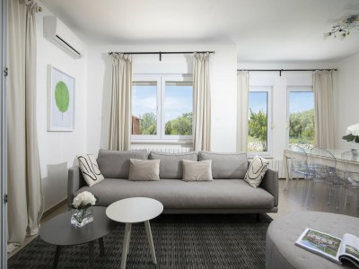 Villa Elegant Villa with Private Pool - Features photo 20