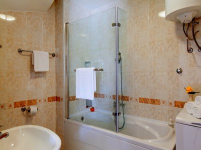 Villa Villa in Sumartin mit Pool am Strand - Features photo 9