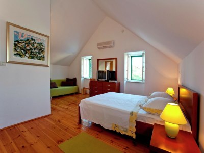 Villa Villa in Sumartin mit Pool am Strand - Features photo 12