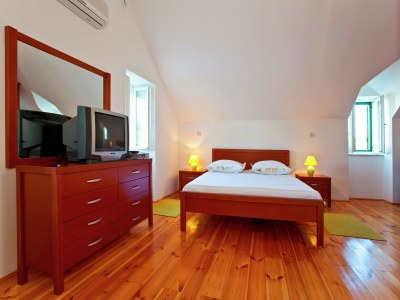 Villa Villa in Sumartin mit Pool am Strand - Features photo 18