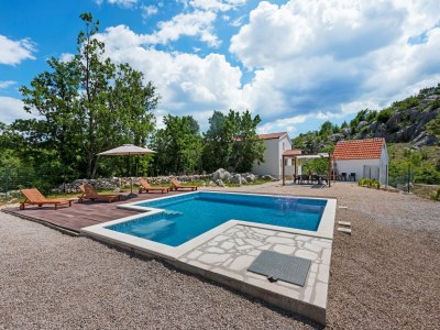 Villa Villa in Neoric mit Pool und Whirlpool - Outdoor photo 3