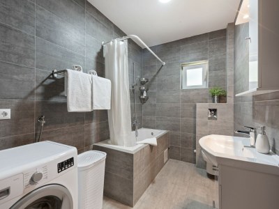 Villa Villa in Neoric mit Pool und Whirlpool - Features photo 21