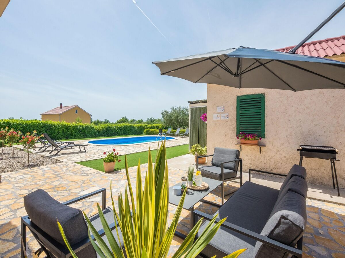 Holiday house Villa in Policnik mit privatem Pool - Outdoor photo 3