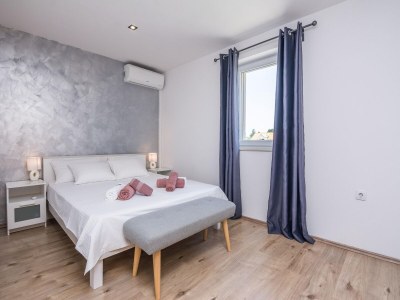 Holiday house Villa in Policnik mit privatem Pool - Features photo 22