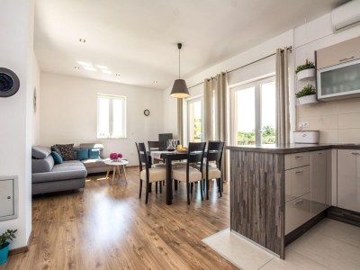 Holiday house Villa in Policnik mit privatem Pool - Features photo 30