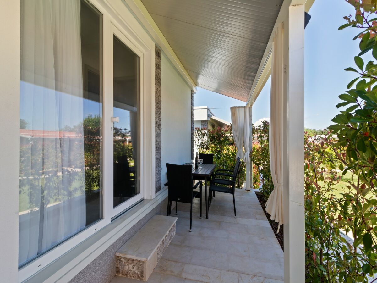 caravan Mobilheim in Banjole nahe Strand - Outdoor photo 4