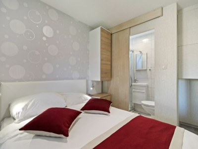 caravan Mobilheim in Banjole nahe Strand - Features photo 31