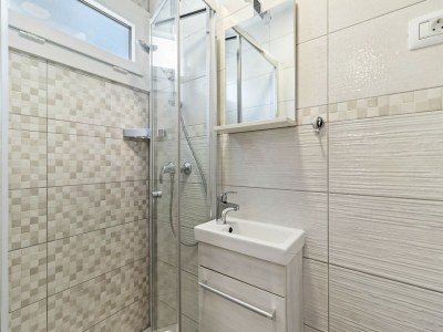 caravan Mobilheim in Banjole nahe Strand - Features photo 32