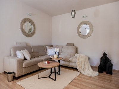 Villa Villa in Žrnovnica mit beheiztem Salzwasserpool - Features photo 26