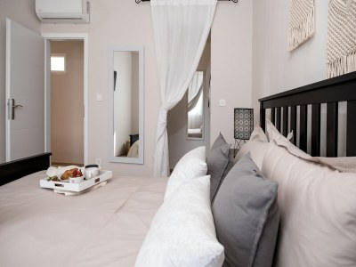 Villa Villa in Žrnovnica mit beheiztem Salzwasserpool - Features photo 29