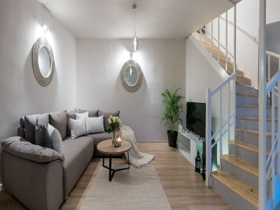 Villa Villa in Žrnovnica mit beheiztem Salzwasserpool - Features photo 35