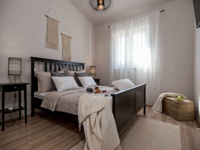 Villa Villa in Žrnovnica mit beheiztem Salzwasserpool - Features photo 42