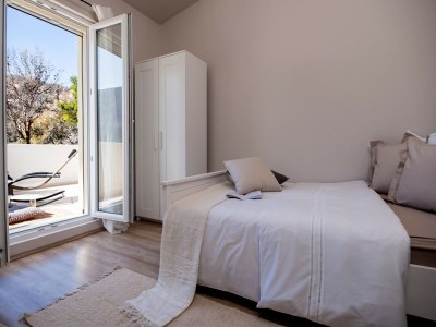 Villa Villa in Žrnovnica mit beheiztem Salzwasserpool - Features photo 46