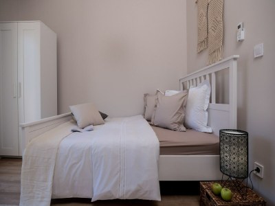 Villa Villa in Žrnovnica mit beheiztem Salzwasserpool - Features photo 47