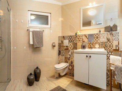 Villa Villa in Žrnovnica mit beheiztem Salzwasserpool - Features photo 49