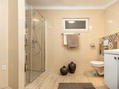 Villa Villa in Žrnovnica mit beheiztem Salzwasserpool - Features photo 50