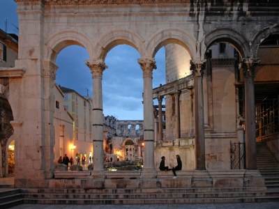 Villa Villa in Žrnovnica mit beheiztem Salzwasserpool - Environment photo 54