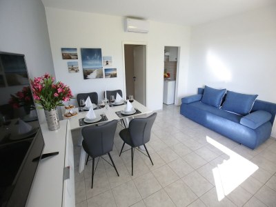 Holiday house Modern holiday home with pool - Features photo 20