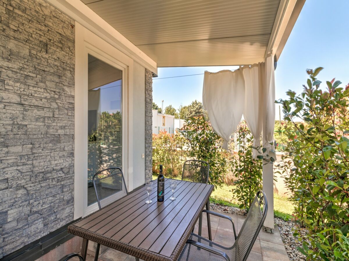 caravan Mobilheim in Banjole am Strand - Outdoor photo 5