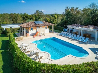 caravan Mobile Home in Banjole with Pool near Beach - Outdoor photo 2