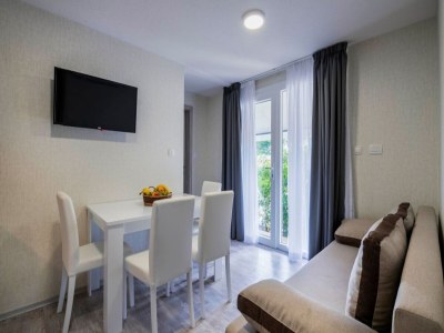 caravan Mobile Home in Banjole with Pool near Beach - Features photo 9