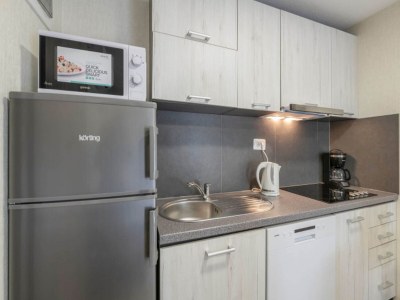 caravan Mobile Home in Banjole with Pool near Beach - Features photo 10