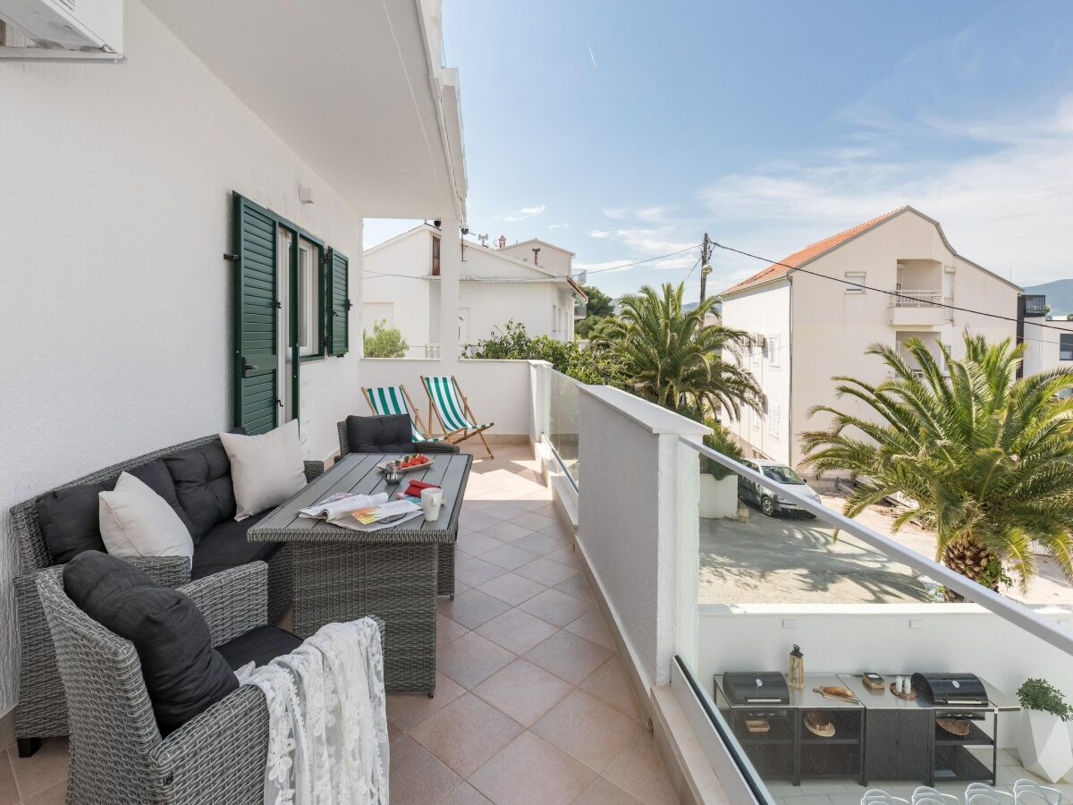Apartment Modernes Apartment mit Pool und Terrasse - Outdoor photo 4