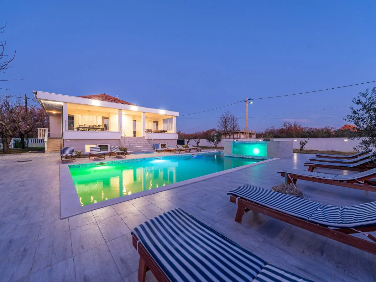 Holiday house Villa in Galovac mit Pool bei Zadar