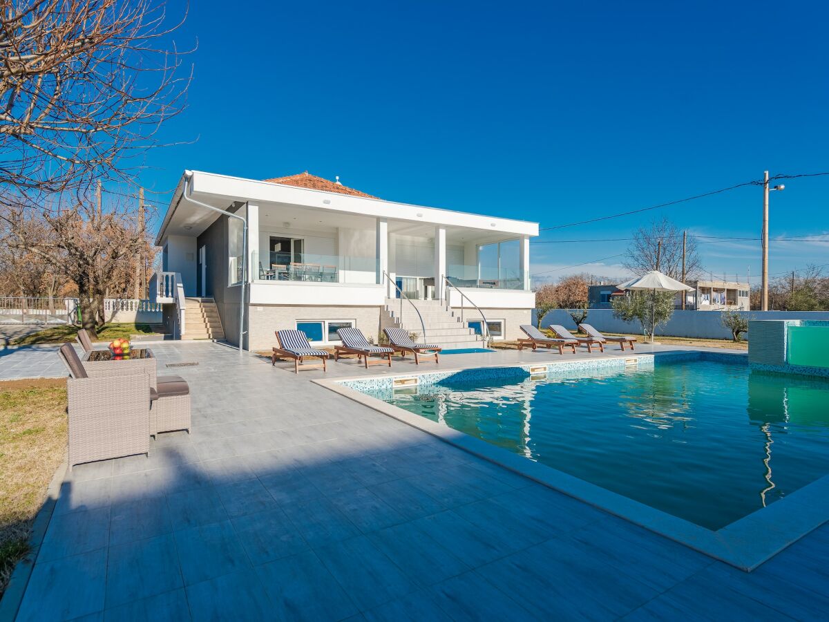 Holiday house Villa in Galovac mit Pool bei Zadar - Outdoor photo 2