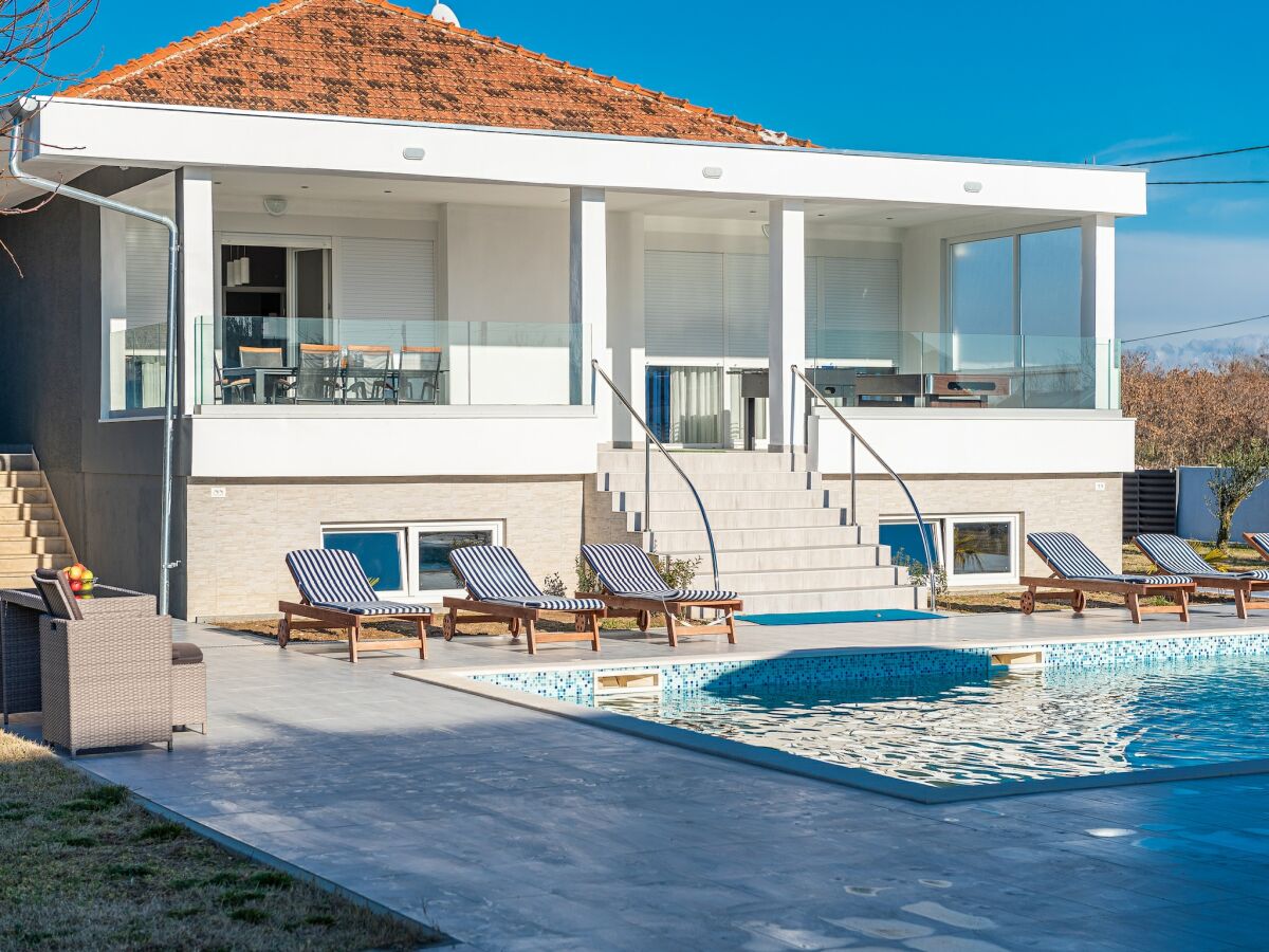 Holiday house Villa in Galovac mit Pool bei Zadar - Outdoor photo 5