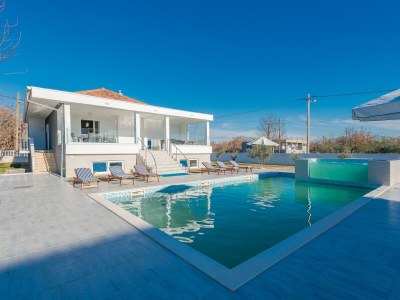 Holiday house Villa in Galovac mit Pool bei Zadar - Outdoor photo 9