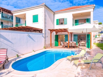 Villa Charming villa with spacious rooms and private swimming pool in the lavender island of Hvar - Outdoor photo 5